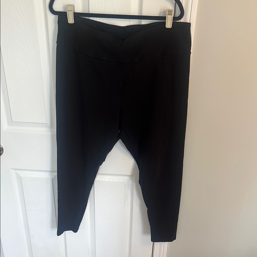 Ava & Viv Black Leggings